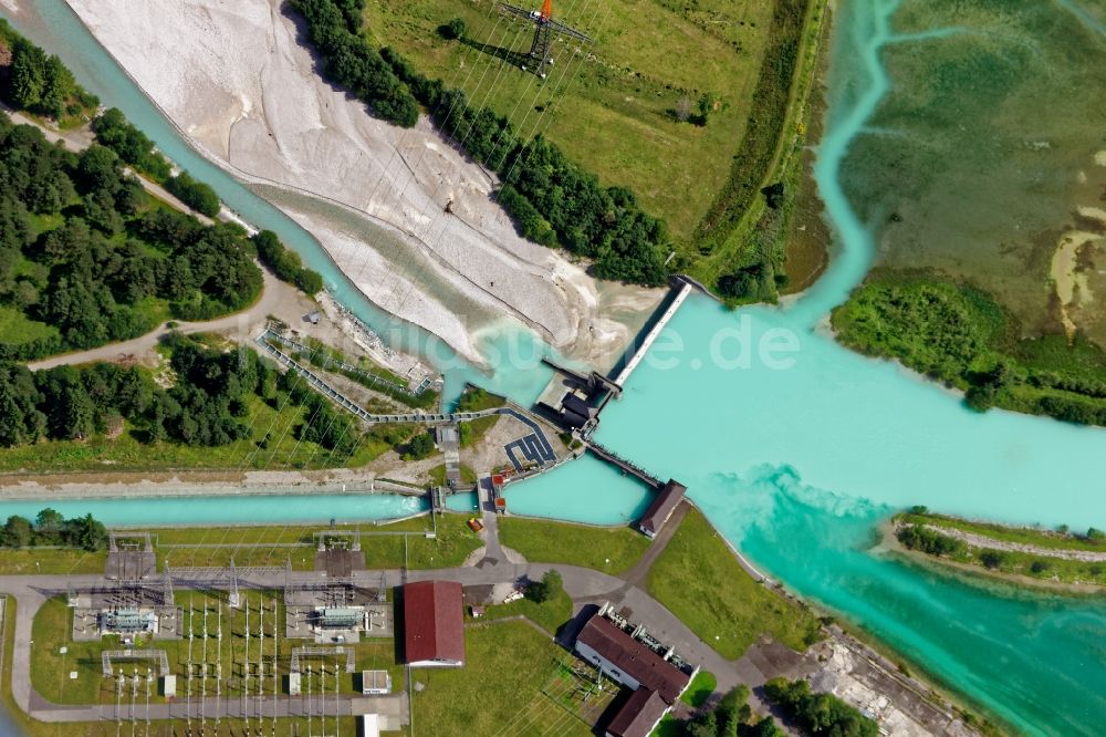 Luftbild Krün - Farbenspiel am Isar- Stauwehr bei Krün im Bundesland Bayern