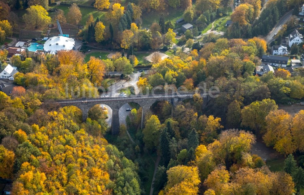 Luftbild Velbert - Fassade des Baudenkmales Eulenbachbrücke, auch Eulenbachviadukt genannt in Velbert im Bundesland Nordrhein-Westfalen