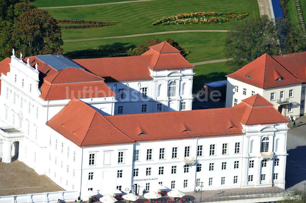 Oranienburg aus der Vogelperspektive: Fassade des Schloß Oranienburg