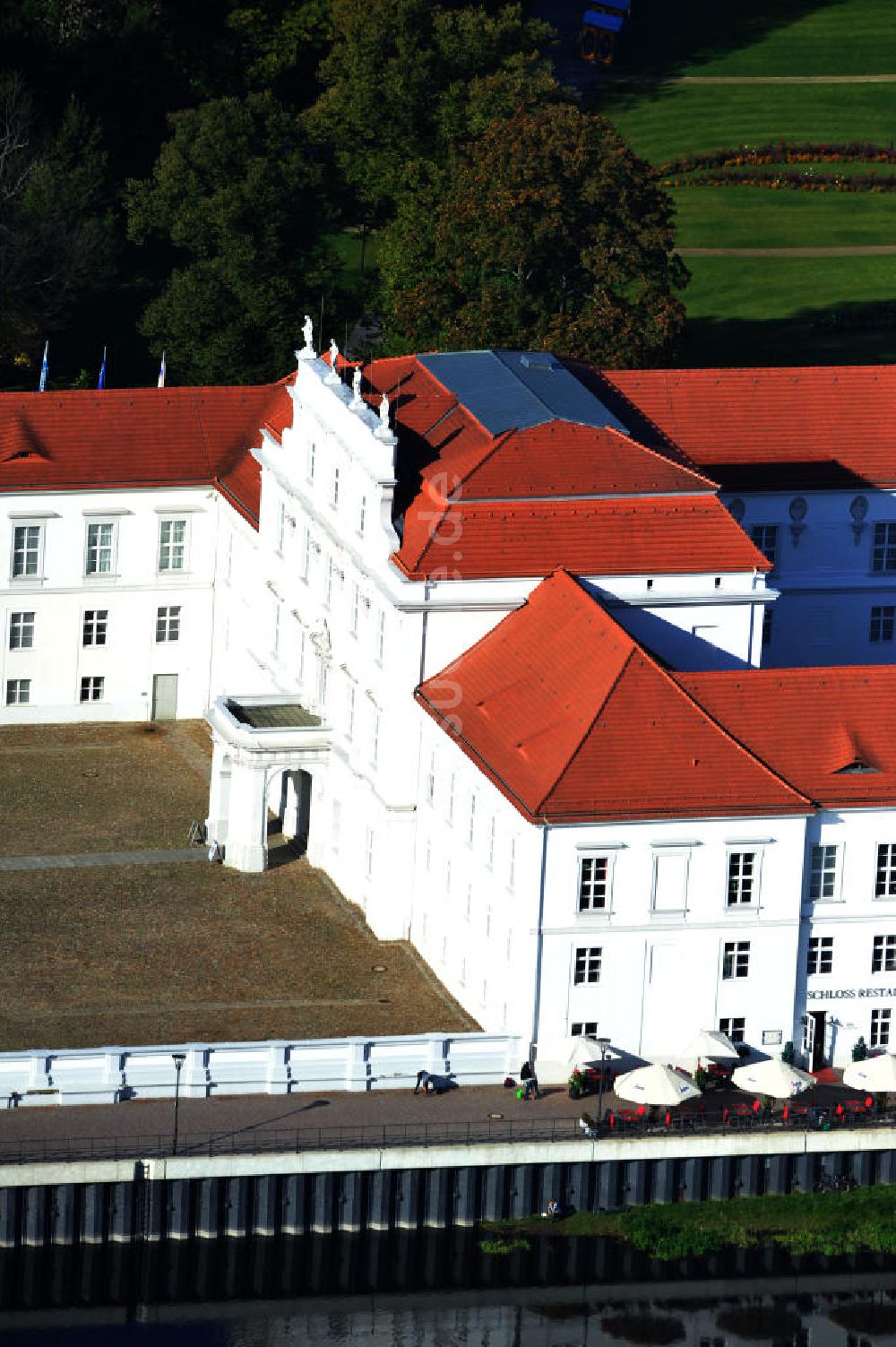 Luftbild Oranienburg - Fassade des Schloß Oranienburg