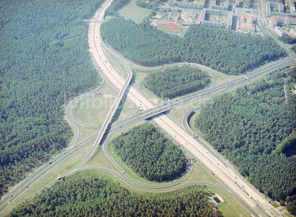 Luftaufnahme Babelsberg - Fast fertige Autobahnabfahrt Babelsberg am Berliner Ring.