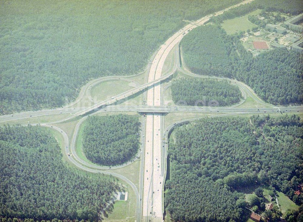 Babelsberg von oben - Fast fertige Autobahnabfahrt Babelsberg am Berliner Ring.