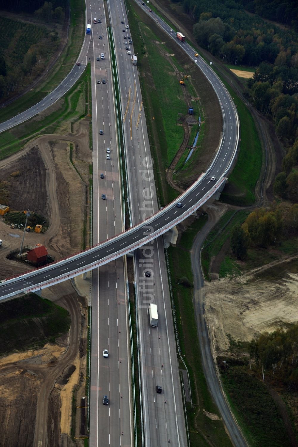 Groß Ziethen von oben - Fast fertige Baustelle zum Um- und Ausbau des Autobahndreieck AD Havelland im Bundesland Brandenburg