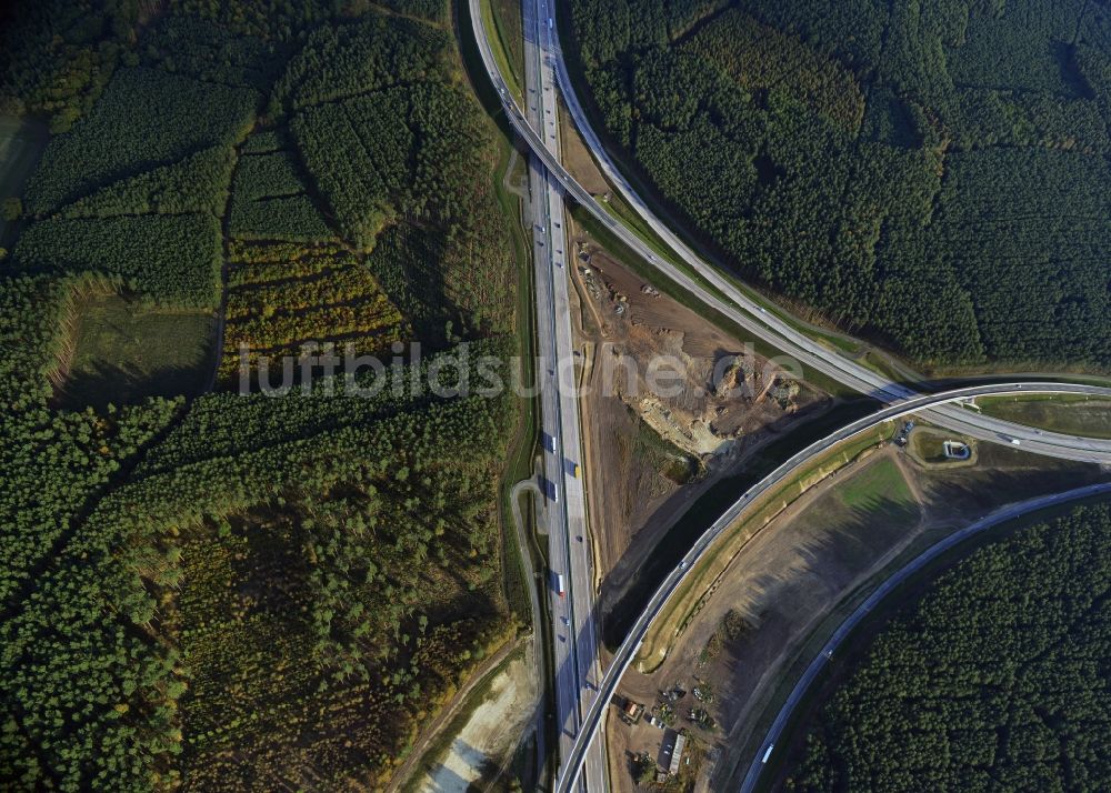 Groß Ziethen aus der Vogelperspektive: Fast fertige Baustelle zum Um- und Ausbau des Autobahndreieck AD Havelland im Bundesland Brandenburg