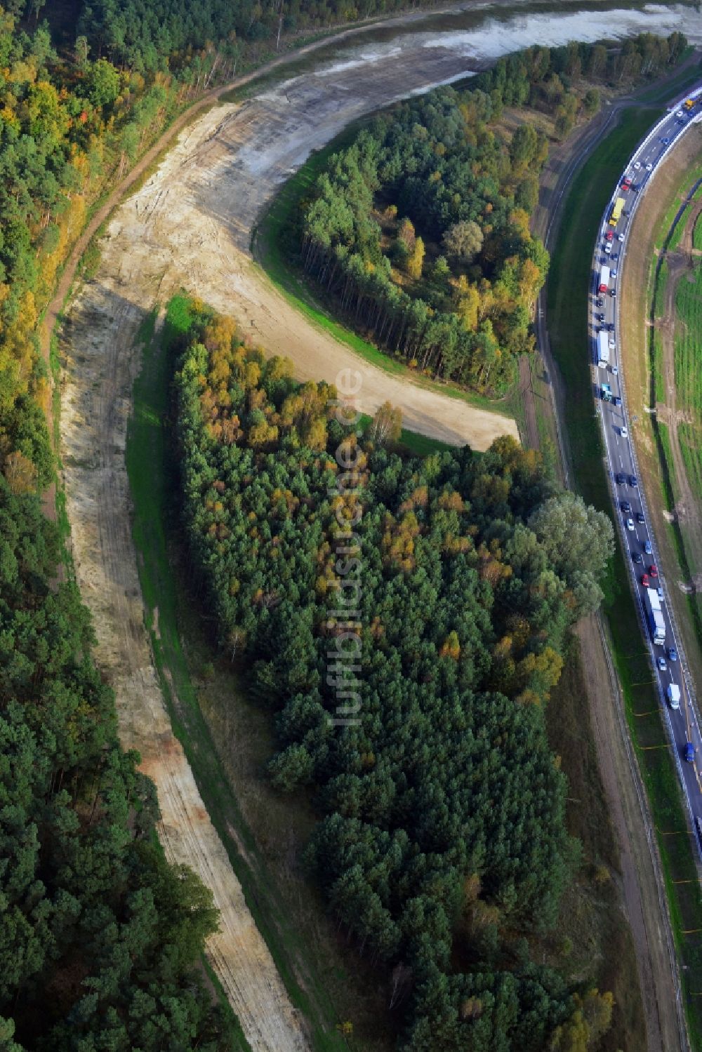 Groß Ziethen aus der Vogelperspektive: Fast fertige Baustelle zum Um- und Ausbau des Autobahndreieck AD Havelland im Bundesland Brandenburg