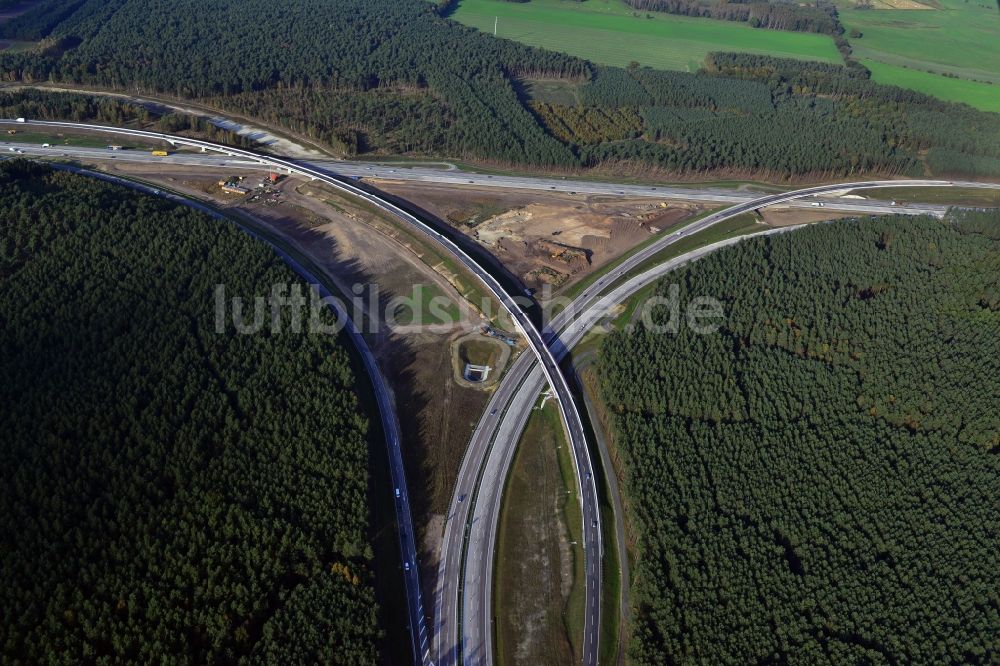 Groß Ziethen von oben - Fast fertige Baustelle zum Um- und Ausbau des Autobahndreieck AD Havelland im Bundesland Brandenburg