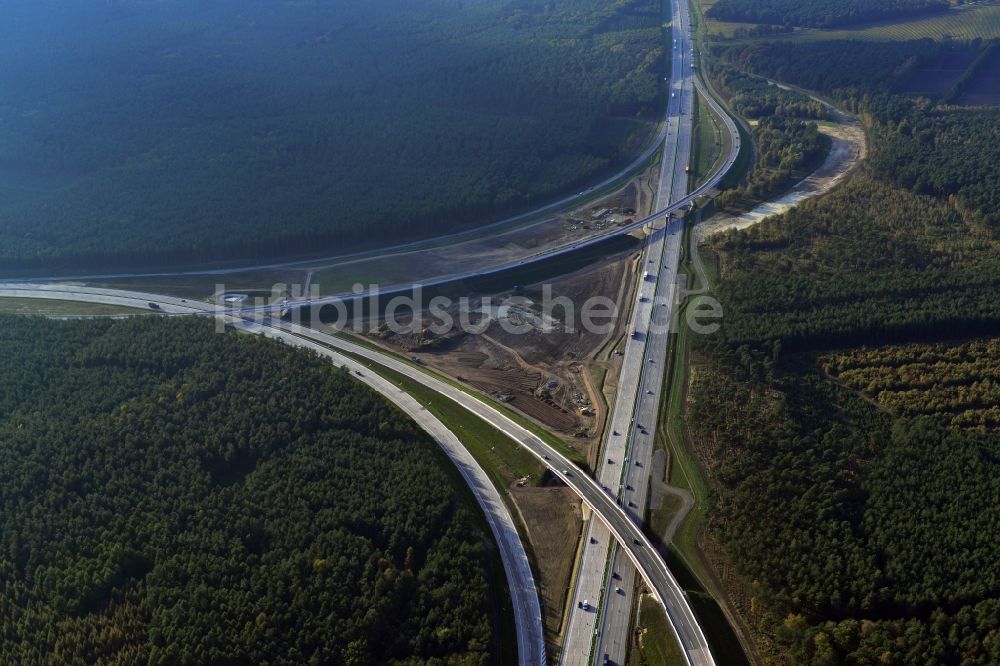 Luftbild Groß Ziethen - Fast fertige Baustelle zum Um- und Ausbau des Autobahndreieck AD Havelland im Bundesland Brandenburg