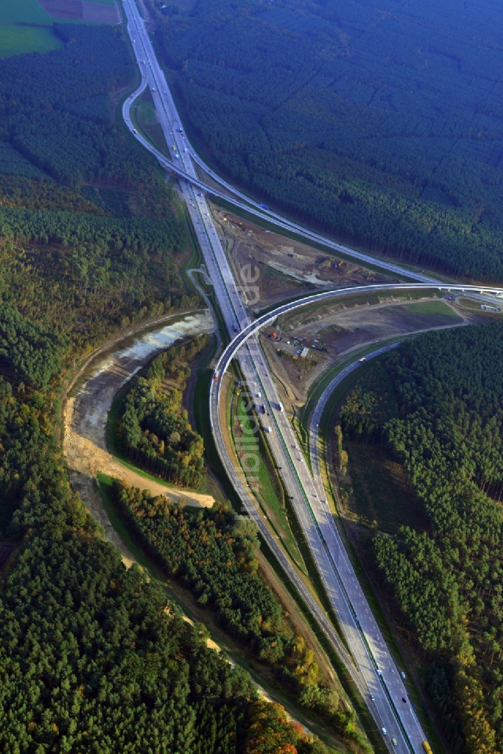 Groß Ziethen von oben - Fast fertige Baustelle zum Um- und Ausbau des Autobahndreieck AD Havelland im Bundesland Brandenburg