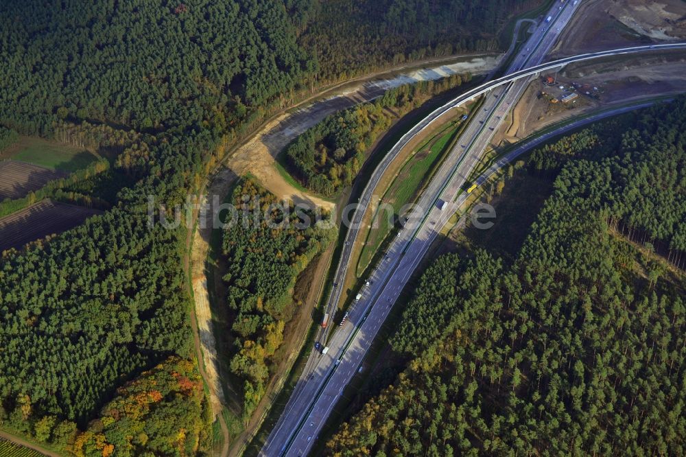 Luftbild Groß Ziethen - Fast fertige Baustelle zum Um- und Ausbau des Autobahndreieck AD Havelland im Bundesland Brandenburg