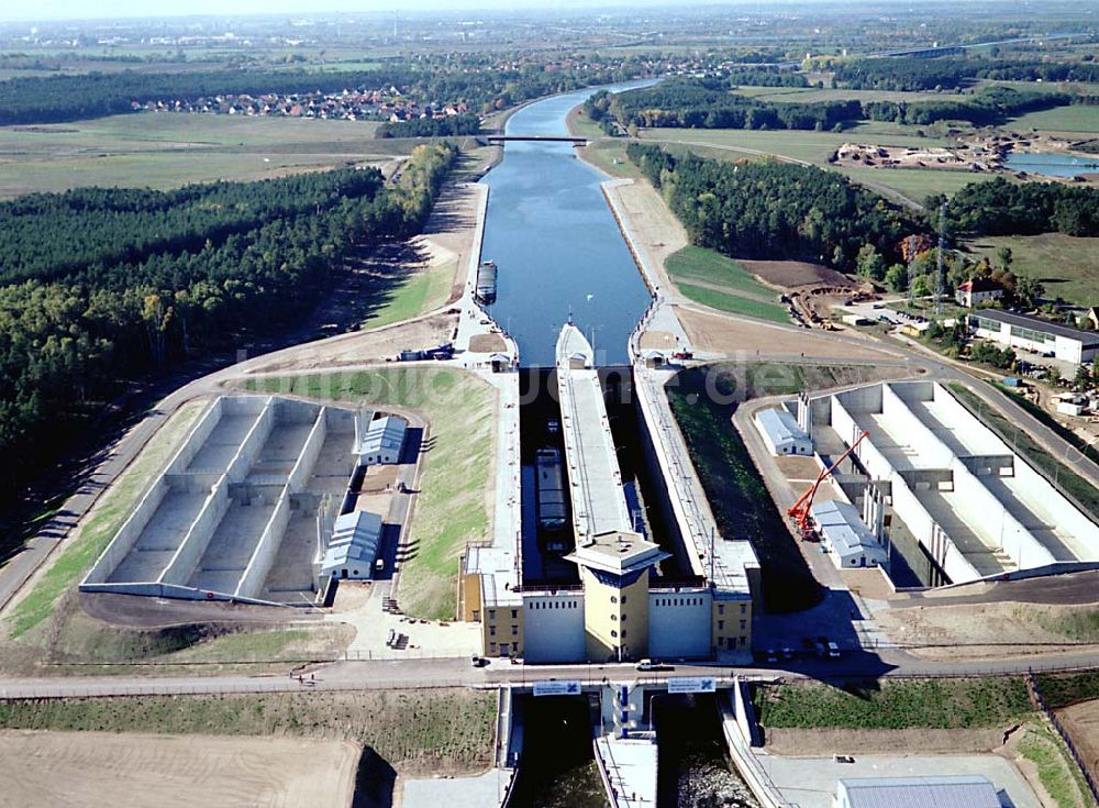 Hohenwarthe / Sachsen-Anhalt aus der Vogelperspektive: Fast fertige Doppelsparschleuse Hohenwarthe am Elbe-Havel-Kanal am Wasserstraßenkreuz Magdeburg in Sachsen-Anhalt