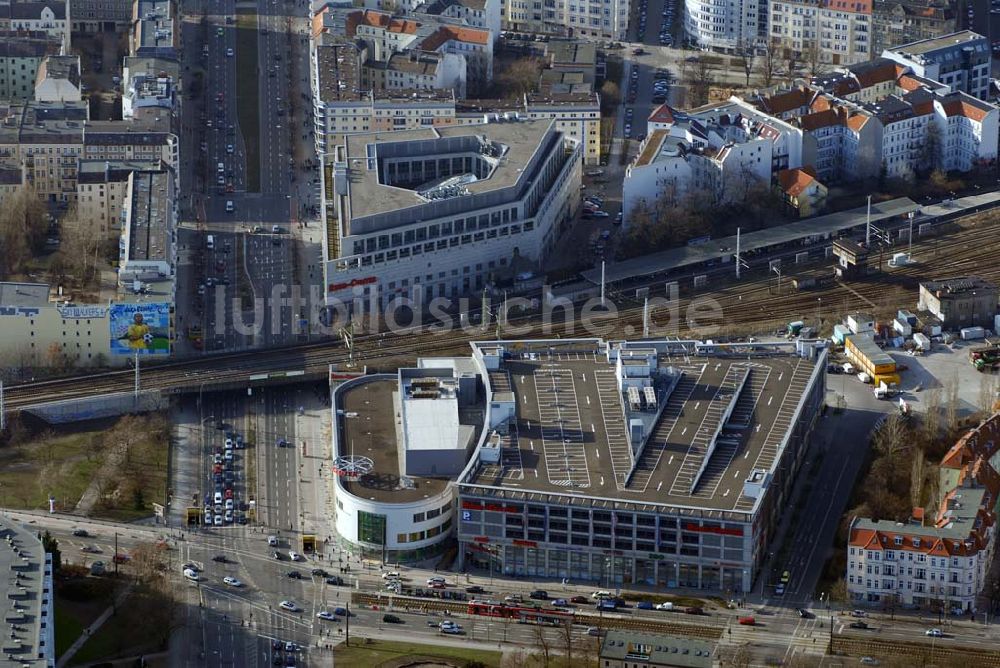 Luftbild Berlin - Fast fertige Erweiterungsbaustelle Ringcenter 3 der ECE GmbH an der Frankfurter Allee