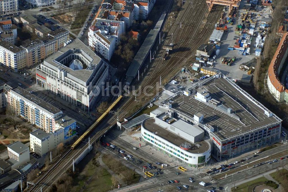 Berlin von oben - Fast fertige Erweiterungsbaustelle Ringcenter 3 der ECE GmbH an der Frankfurter Allee