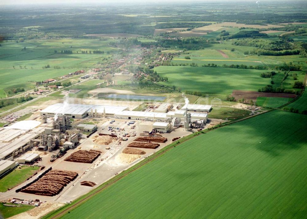 Heiligengrabe aus der Vogelperspektive: Fast fertige Erweiterungsbaustellen am Werksgelände der KRONOTEX GmbH im Gewerbegebiet Heiligengrabe.