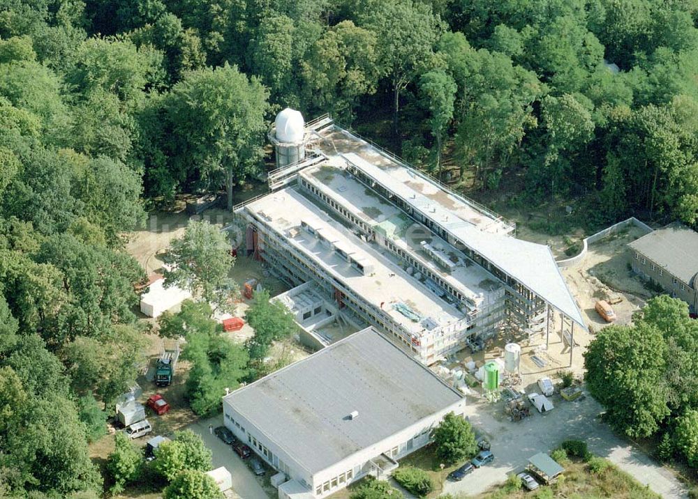 Potsdam - Babelsberg aus der Vogelperspektive: Fast fertiger Erweiterungsbau des astrophysikalischen Institutes in Potsdam Babelsberg am Sternwartengelände.