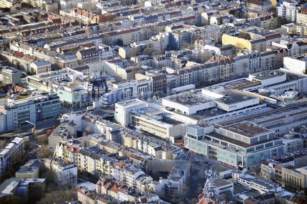 Luftbild Berlin - Fast fertiger Neubau des Einkaufszentrums Boulevard Berlin