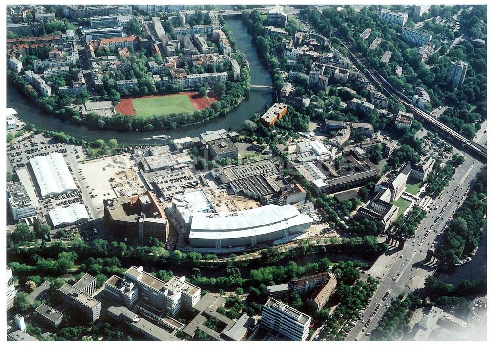 Berlin - Charlottenburg von oben - Fast fertiger Neubau der Mercedes - Benz - Niederlassung in Berlin - Charlottenburg am Salzufer.