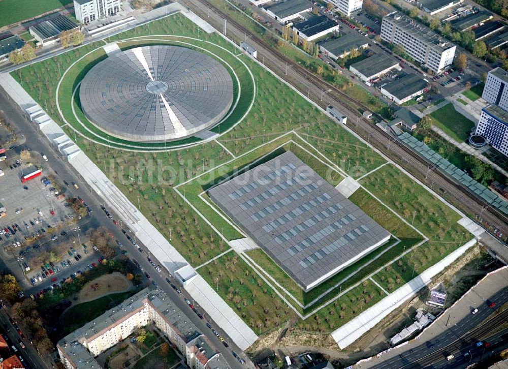 Berlin - Friedrichshain aus der Vogelperspektive: Fast fertiges Areal des Velodroms an der Landsberger Allee in Berlin - ein Objekt der OSB - Sportstättenbau GmbH