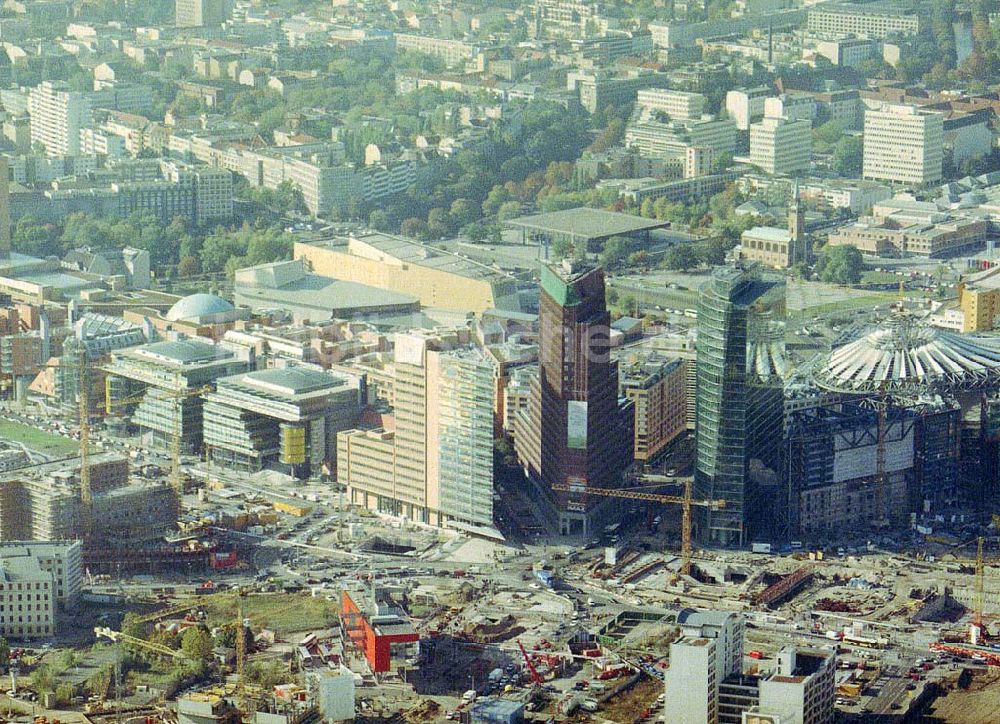 Luftbild Berlin - Tiergarten - Fast fertiges Emsemble der Büro- und Geschäftshäuser am Potsdamer Platz.