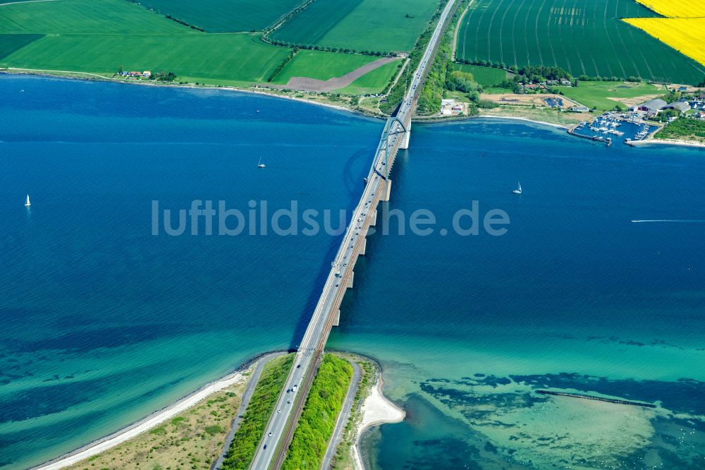 Fehmarn aus der Vogelperspektive: Fehmarnsundbrücke über die Ostsee in Fehmarn im Bundesland Schleswig-Holstein, Deutschland