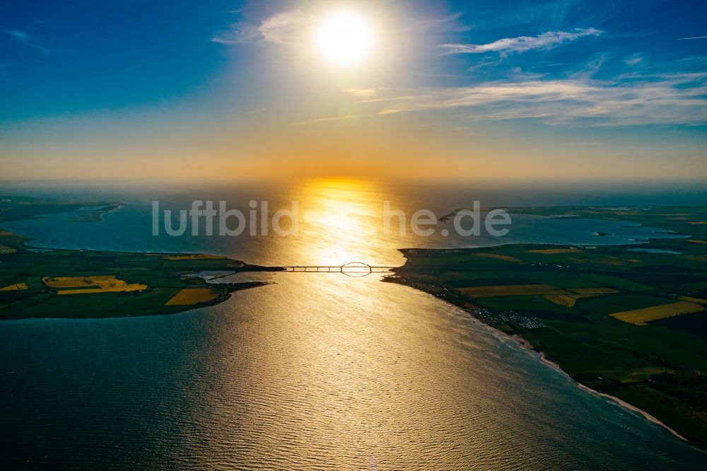 Fehmarn aus der Vogelperspektive: Fehmarnsundbrücke über die Ostsee in Fehmarn im Bundesland Schleswig-Holstein, Deutschland