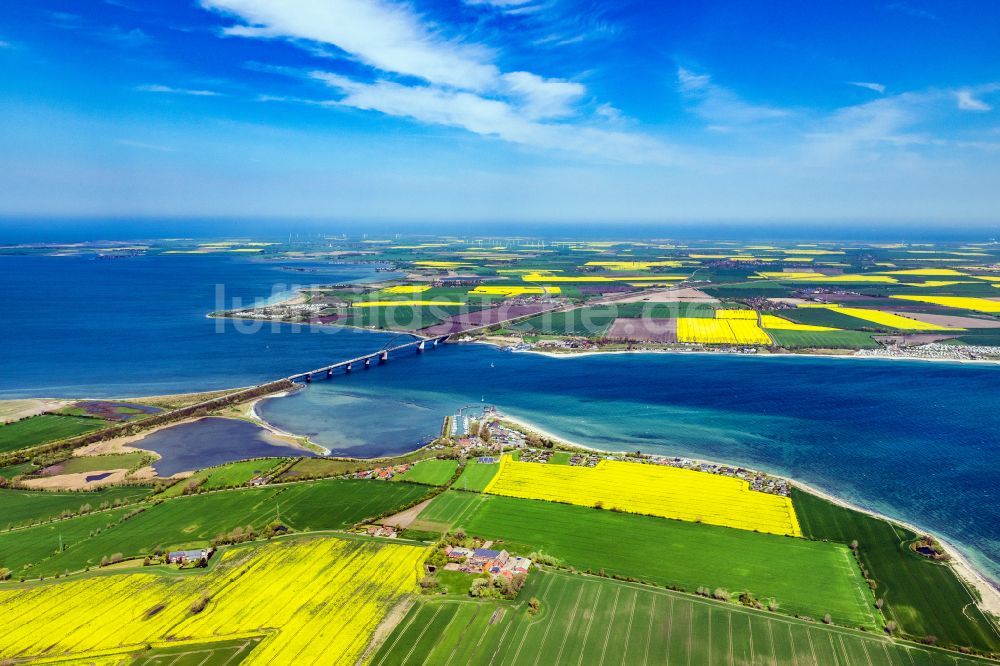 Fehmarn von oben - Fehmarnsundbrücke über die Ostsee in Fehmarn im Bundesland Schleswig-Holstein, Deutschland