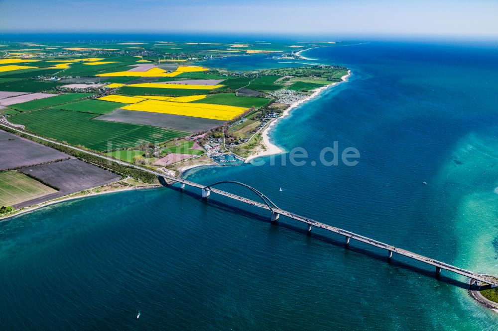 Fehmarn aus der Vogelperspektive: Fehmarnsundbrücke über die Ostsee in Fehmarn im Bundesland Schleswig-Holstein, Deutschland