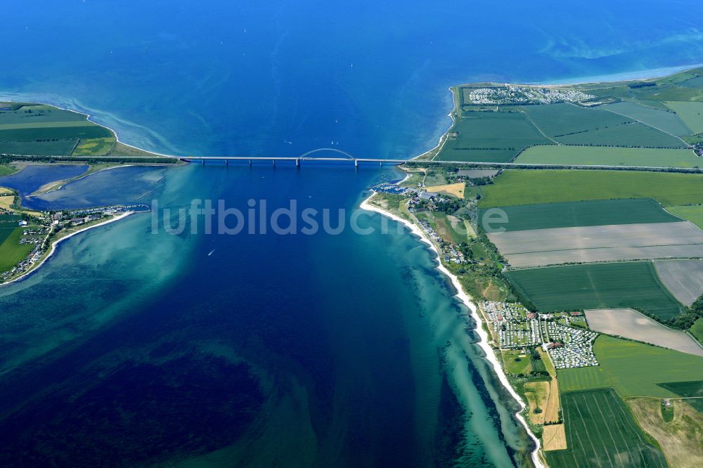 Fehmarn von oben - Fehmarnsundbrücke zwischen Fehmarn und dem Festland bei Großenbrode in Schleswig-Holstein