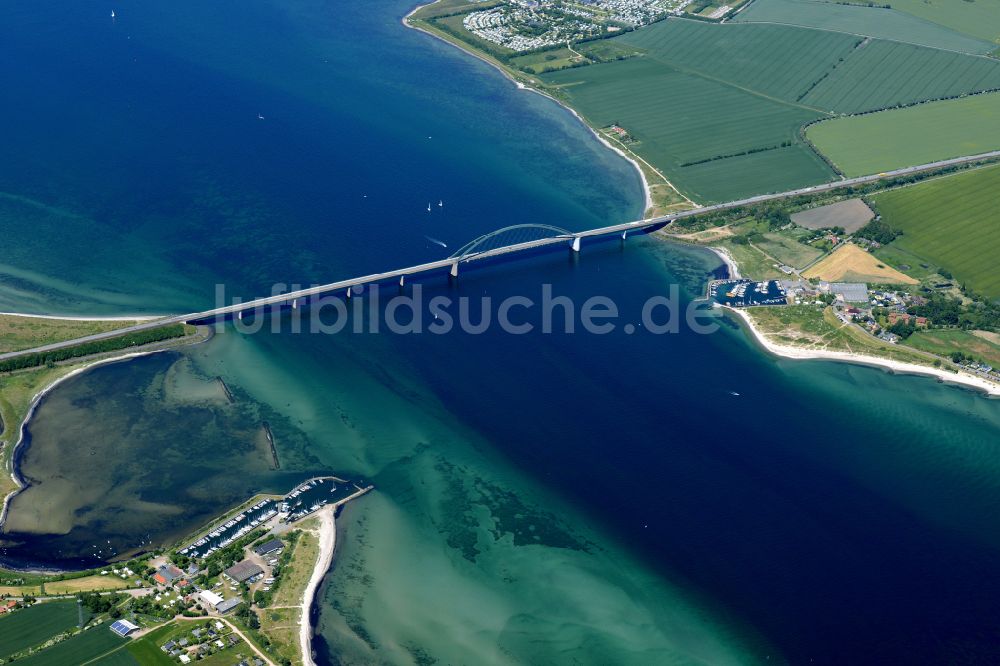 Fehmarn aus der Vogelperspektive: Fehmarnsundbrücke zwischen Fehmarn und dem Festland bei Großenbrode in Schleswig-Holstein