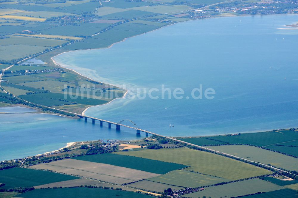 Luftaufnahme Fehmarn - Fehmarnsundbrücke zwischen Fehmarn und dem Festland bei Großenbrode in Schleswig-Holstein