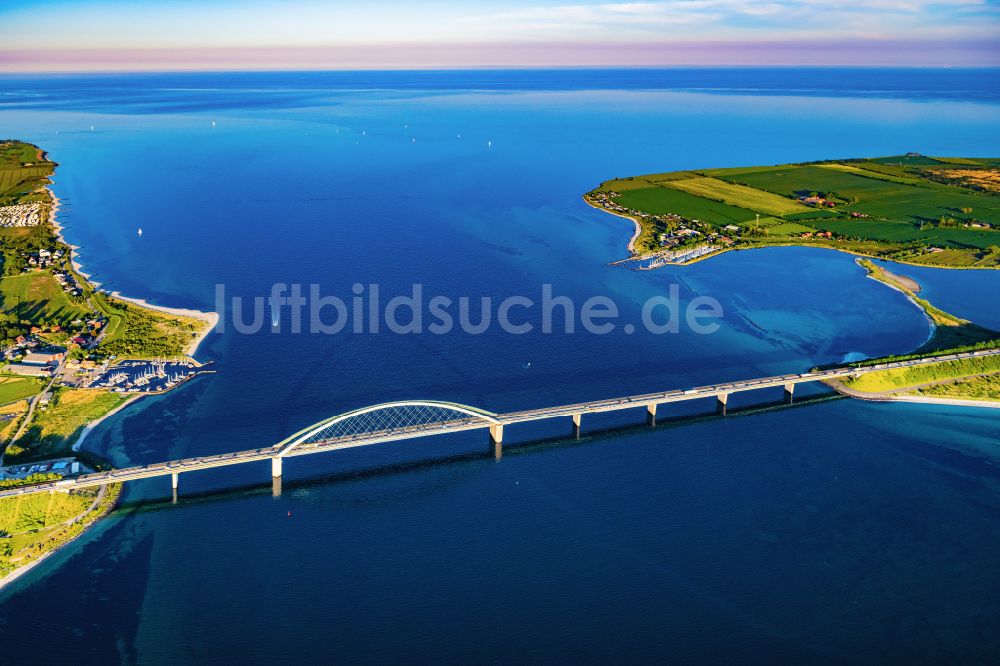 Luftaufnahme Fehmarn - Fehmarnsundbrücke zwischen Fehmarn und dem Festland bei Großenbrode in Schleswig-Holstein