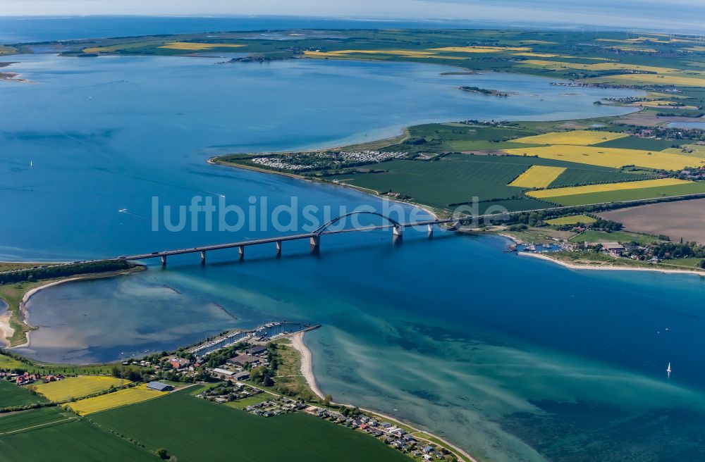 Fehmarn von oben - Fehmarnsundbrücke zwischen Fehmarn und dem Festland bei Großenbrode in Schleswig-Holstein, Deutschland