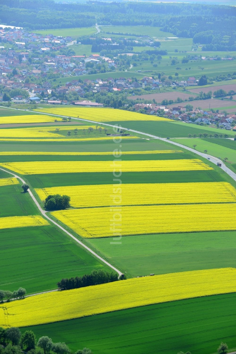 Luftbild Karbach - Feld- Landschaft gelb blühender Raps- Blüten in Karbach im Bundesland Bayern