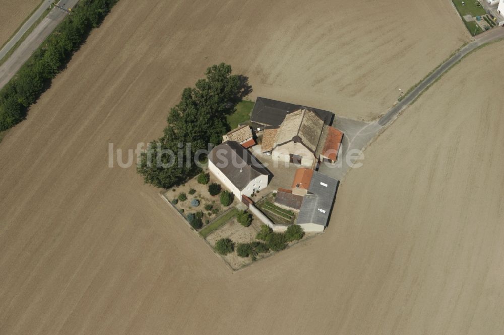 Zotzenheim / VBG Spendlingen-Gen von oben - Feldlandschaft mit Gehöft eines Landwirtes bei Zotzenheim im VBG Spendlingen-Gensingen im Bundesland Rheinland-Pfalz