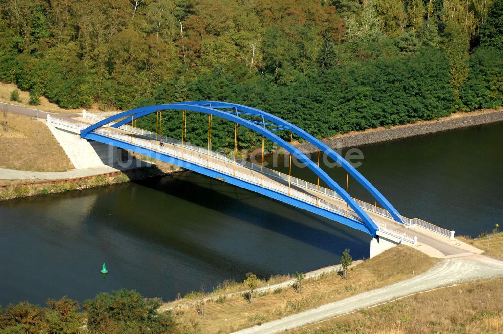 Detershagen aus der Vogelperspektive: Feldwegbrücke Niegripp-Detershagen bei Burg