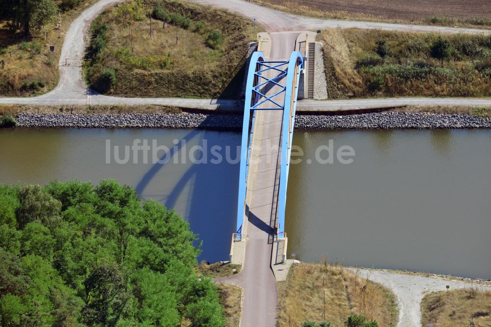 Luftbild Niegripp - Feldwegbrücke Niegripp-Detershagen über dem Elbe-Havel-Kanal im Bundesland Sachsen-Anhalt