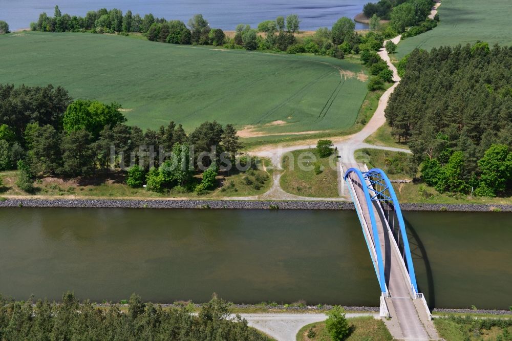 Detershagen von oben - Feldwegbrücke Schartau Detershagen über dem Elbe-Havel-Kanal im Bundesland Sachsen-Anhalt