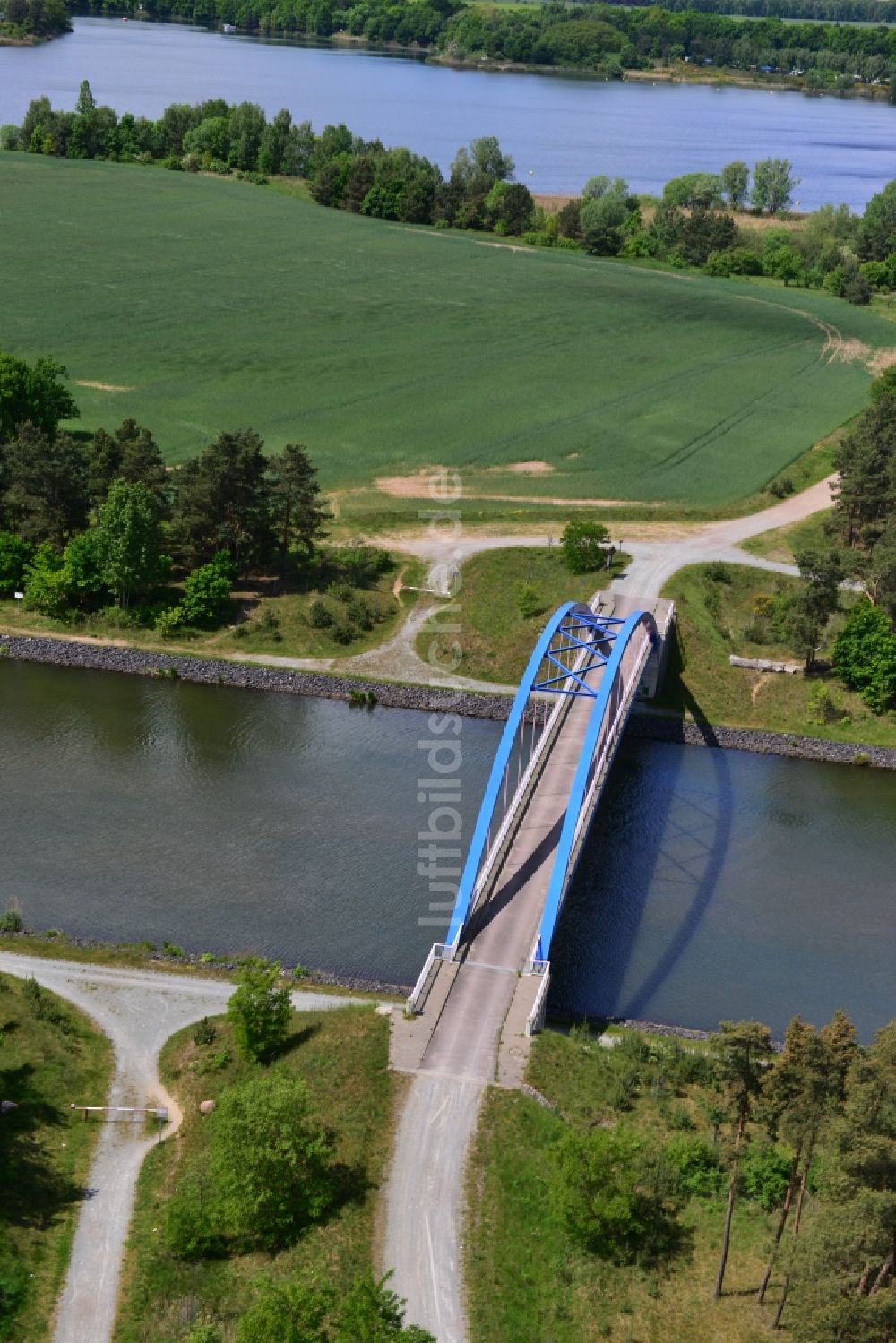 Detershagen aus der Vogelperspektive: Feldwegbrücke Schartau Detershagen über dem Elbe-Havel-Kanal im Bundesland Sachsen-Anhalt