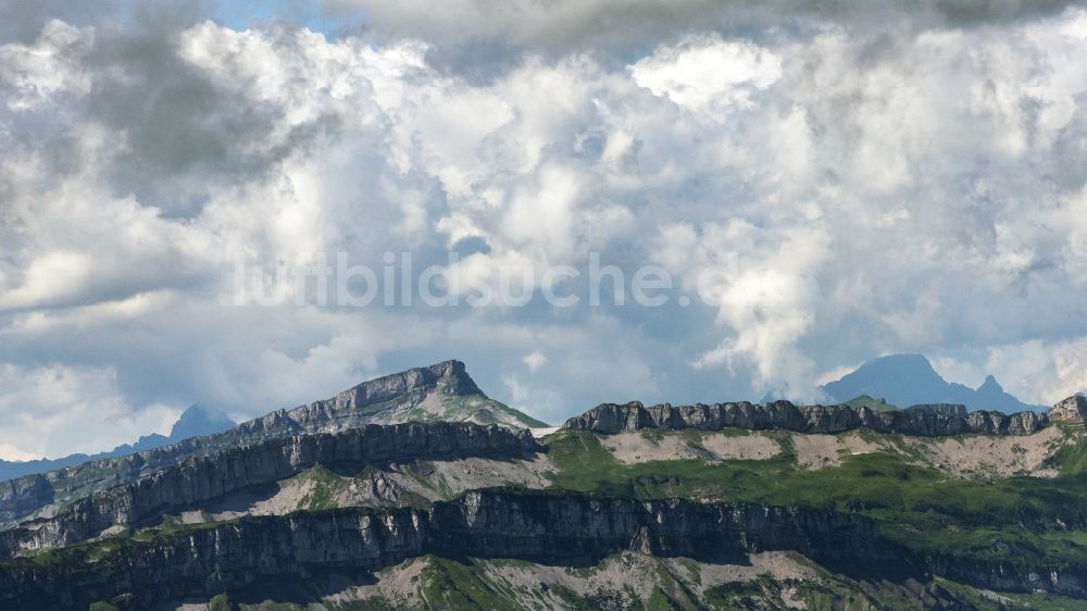 Luftaufnahme Ofterschwang - Felsen- und Berglandschaft der Alpen in Ofterschwang im Bundesland Bayern, Deutschland