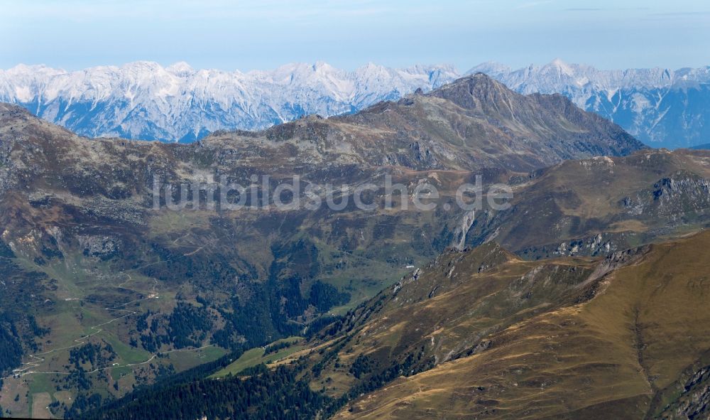 Luftbild Vals - Felsen- und Berglandschaft bei Vals in Österreich