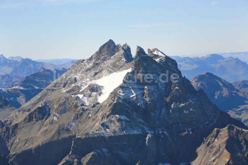 Luftbild Evionnaz - Felsen- und Berglandschaft mit der Bergkette Dents du Midi im Chablais Massiv in den Savoyer Alpen bei Evionnaz im Kanton Valais, Schweiz