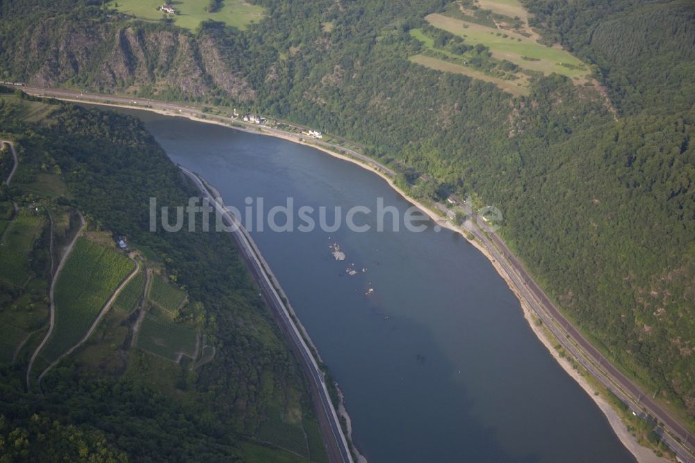 Luftaufnahme Sankt Goarshausen - Felsen im Flussverlauf des Rheins bei Sankt Goarshausen im Bundesland Rheinland-Pfalz, Deutschland