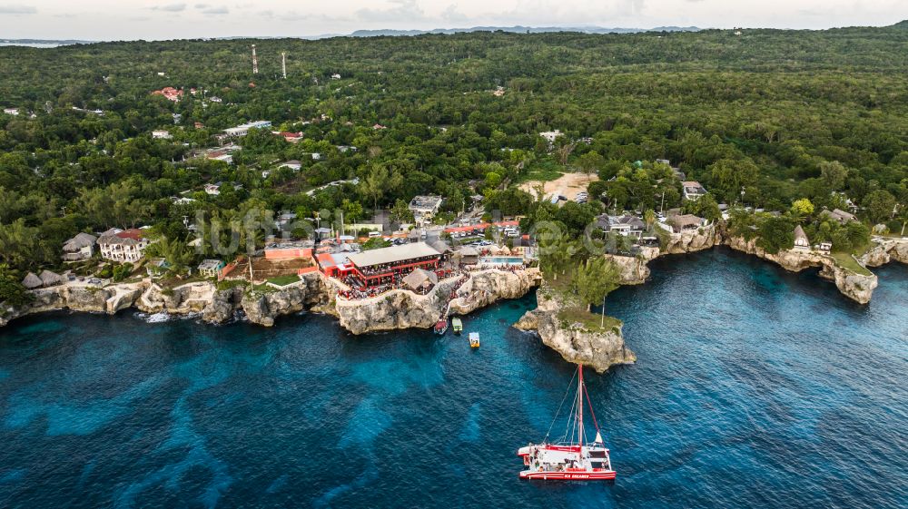 Luftbild Negril - Felsen- Küsten- Landschaft an der Steilküste Rick's Cafe Negril in Negril in Westmoreland Parish, Jamaika