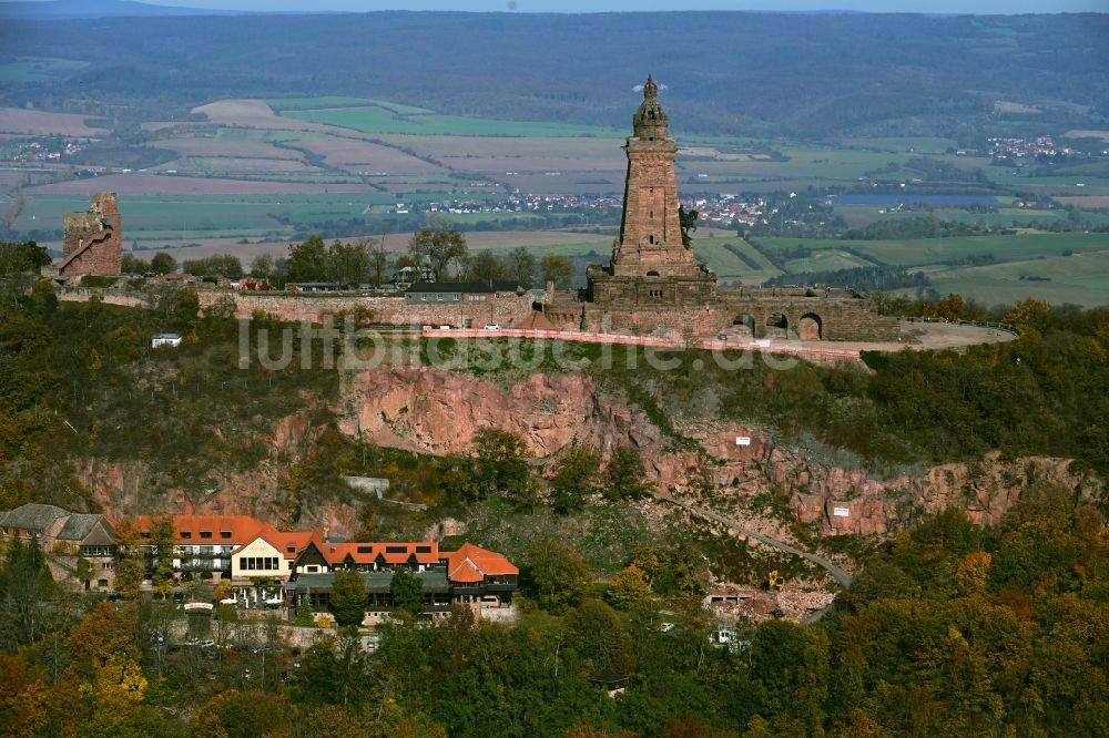 Luftbild Steinthaleben - Felssicherung am Geschichts- Denkmal Kyffhäuserdenkmals bei Steinthaleben in Kyffhäuserland im Bundesland Thüringen