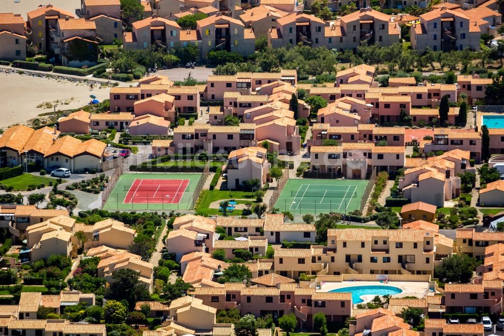 Leucate aus der Vogelperspektive: Ferienanlagen in Leucate in Frankreich