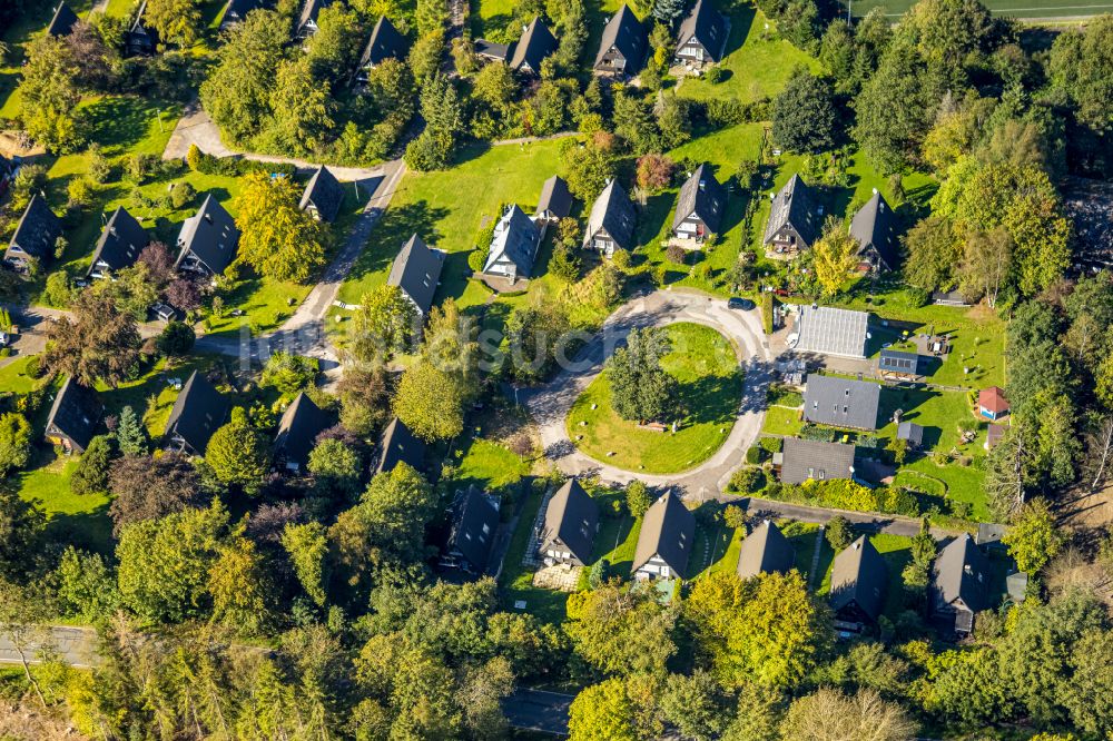 Kirchhundem aus der Vogelperspektive: Ferienhaus Anlage Ferienhäuser Silva in Oberhundem im Bundesland Nordrhein-Westfalen, Deutschland