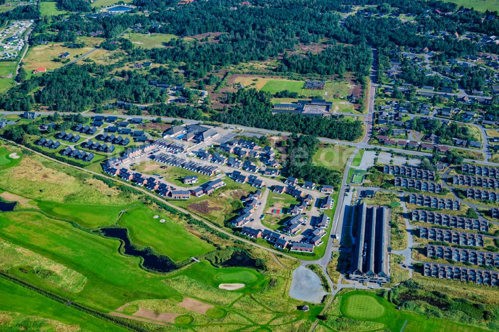 Römö aus der Vogelperspektive: Ferienhaus- Anlage des Ferienparks Feriencenter Havneby in Römö in Region Syddanmark, Dänemark