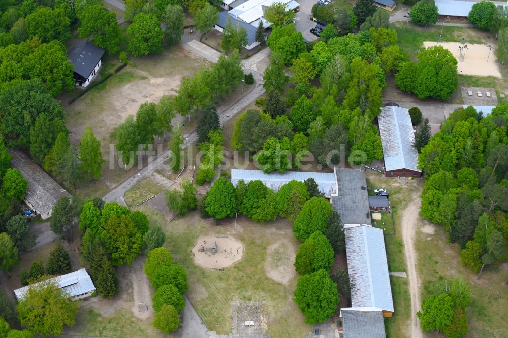 Störitz von oben - Ferienhaus- Anlage des Ferienparks in Störitz im Bundesland Brandenburg, Deutschland