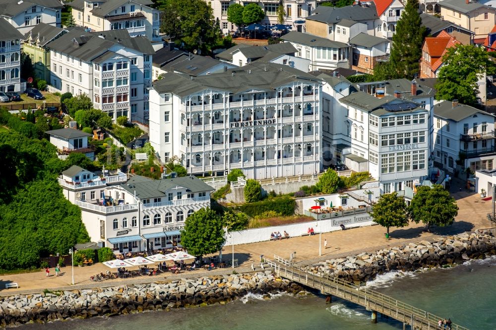 Sassnitz von oben - Ferienhaus Anlage Fürstenhof im Ortsteil Hagen in Sassnitz im Bundesland Mecklenburg-Vorpommern