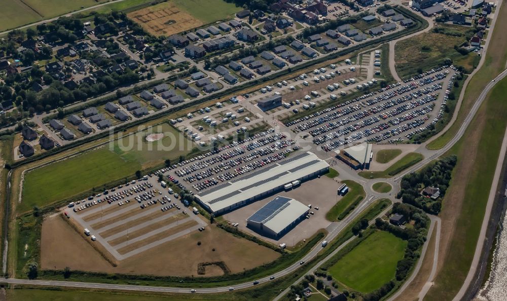 Dagebüll von oben - Ferienhaus Anlage und Insel- Parkplatz in Dagebüll Nordfriesland im Bundesland Schleswig-Holstein, Deutschland