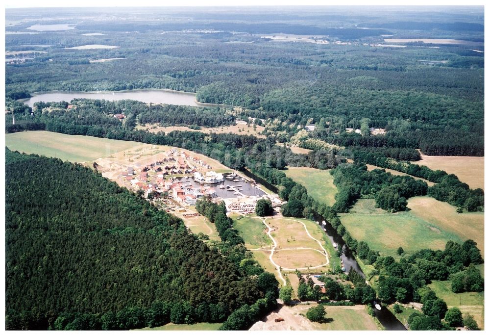 Luftaufnahme Kleinzerlang - Ferienhaus Anlage Marina Wolfsbruch in Kleinzerlang im Bundesland Brandenburg, Deutschland